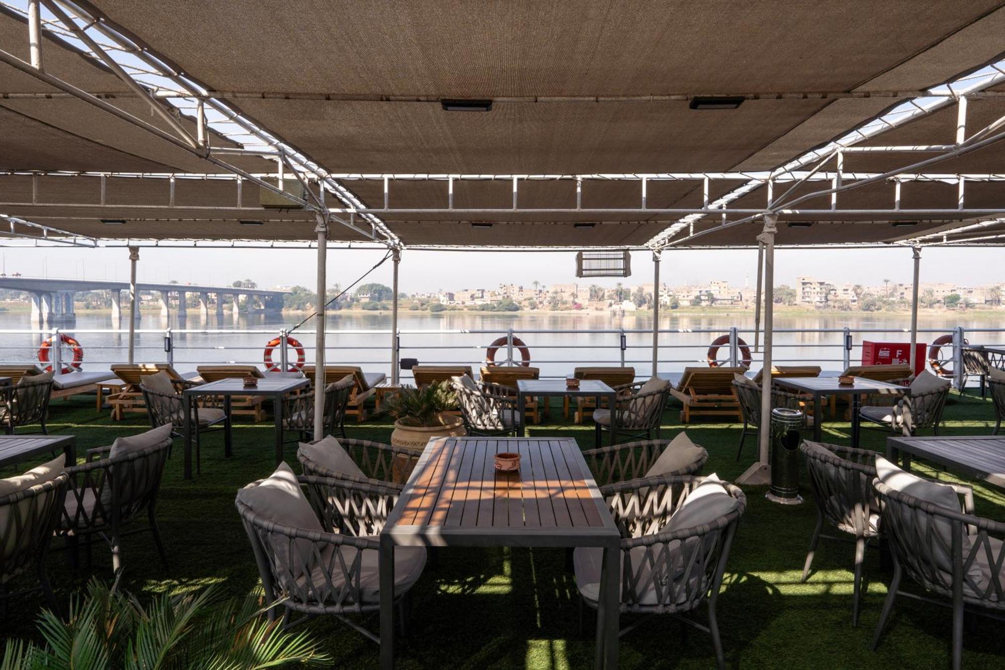 Magic I Nile Cruise Deluxe Boat The Scheduled Departure Is On Saturday For A 7-Day Nile Cruise Hotel Luxor Kültér fotó