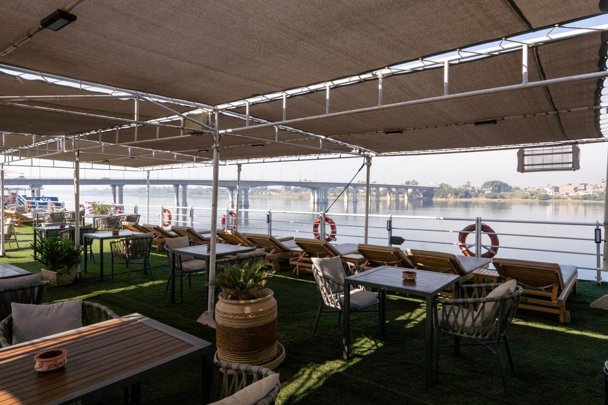 Magic I Nile Cruise Deluxe Boat The Scheduled Departure Is On Saturday For A 7-Day Nile Cruise Hotel Luxor Kültér fotó